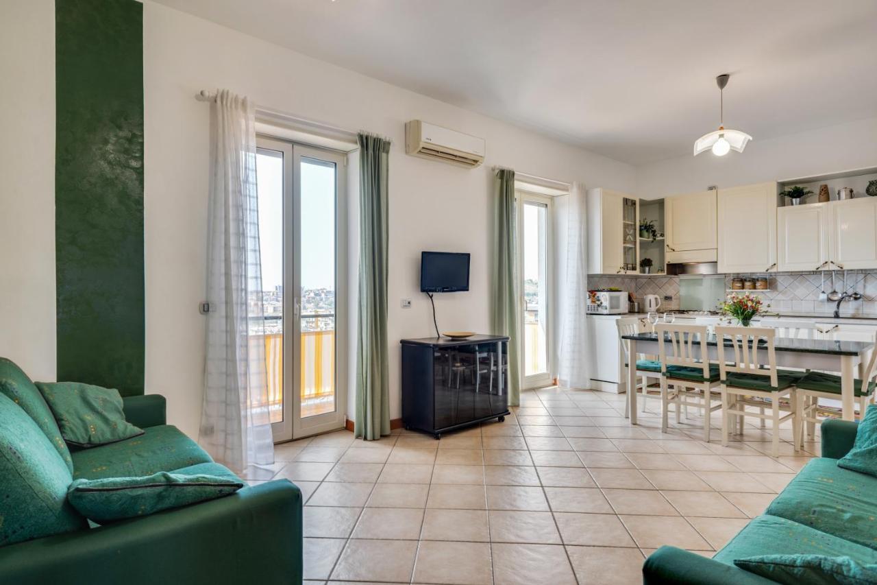 Roomy And Bright With Balconies X6 * Catane